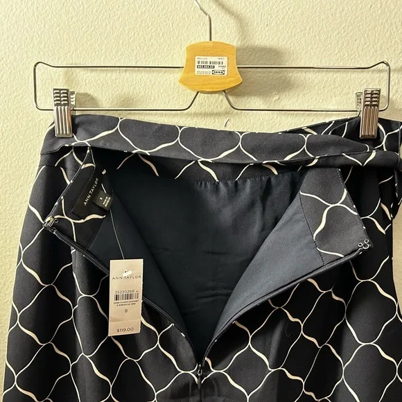 NWT Unique Cut Ann Taylor Size 8 Skirt Blue Patterned with Lining - Picture 3 of 8